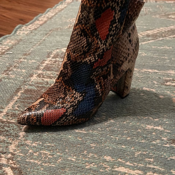 Snake skin (multi color) bootie - Picture 4 of 4
